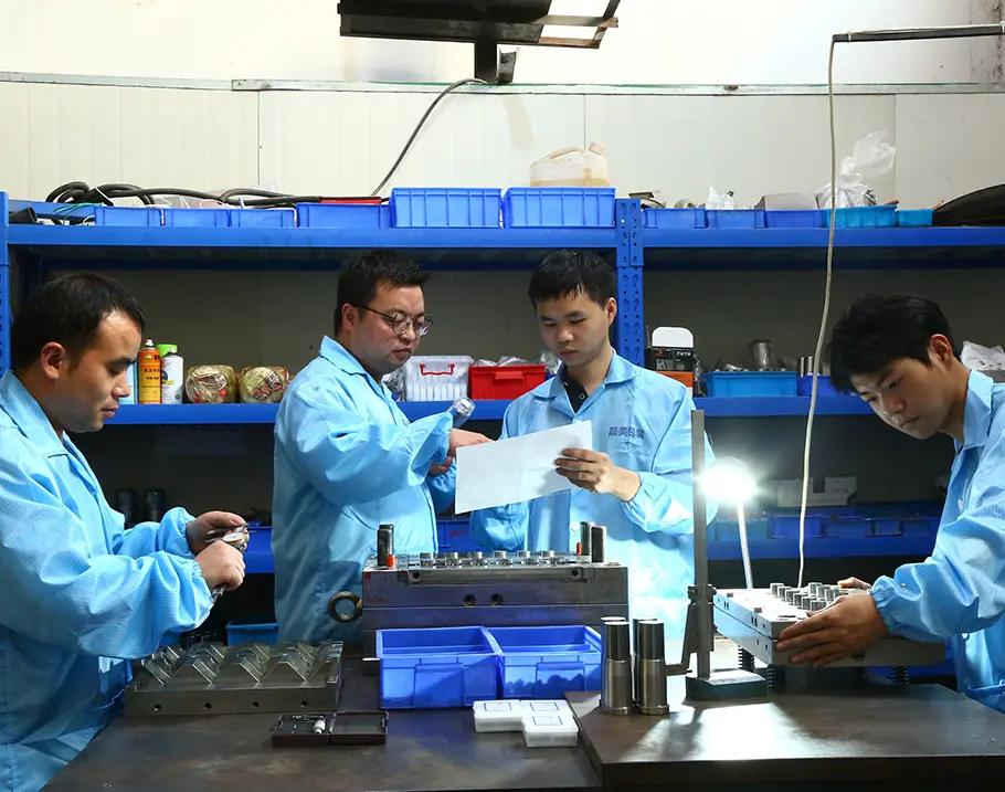L'équipe d'ingénierie a effectué des tests de performance complets sur des bouteilles en plastique